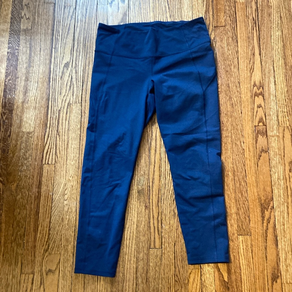 Under Armour Capri leggings.